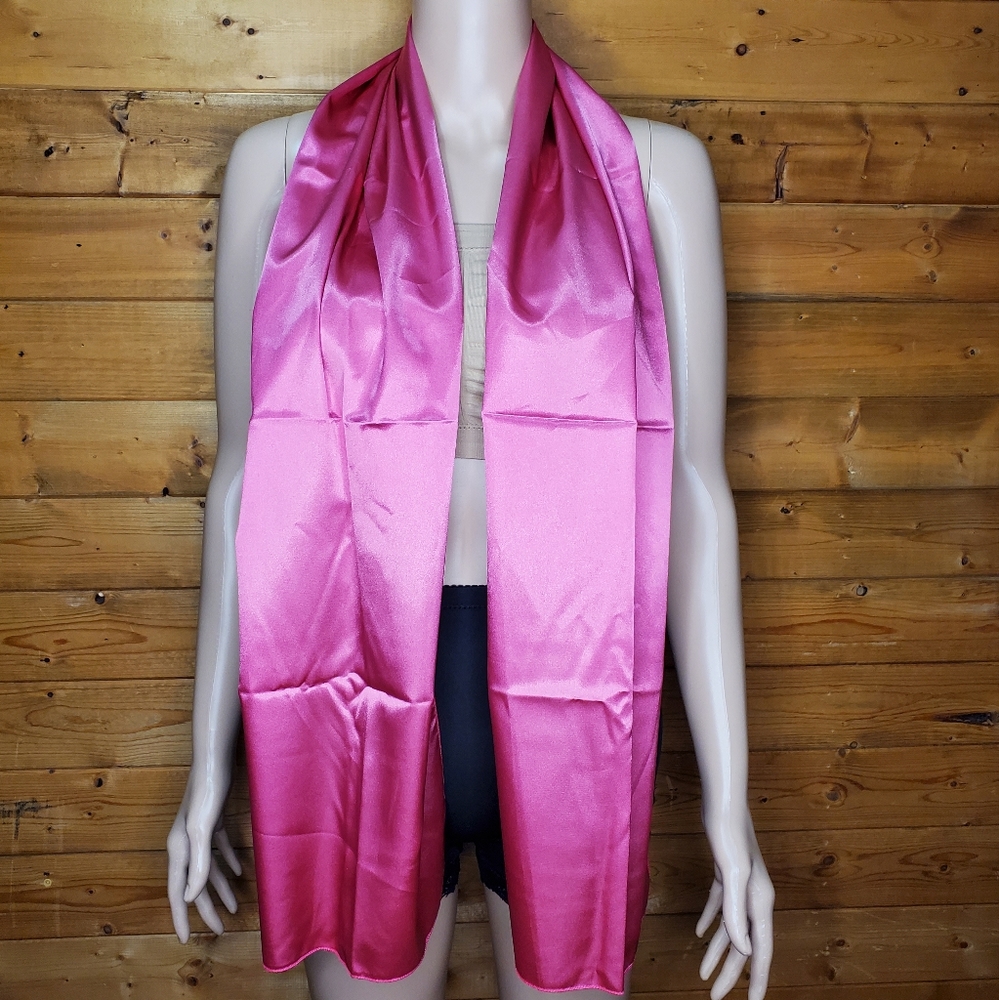 ❤️ 3/$15 NWOT Pink scarf